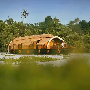5* Botel Spice Coast Cruises - Houseboat, A Cgh Earth Experience